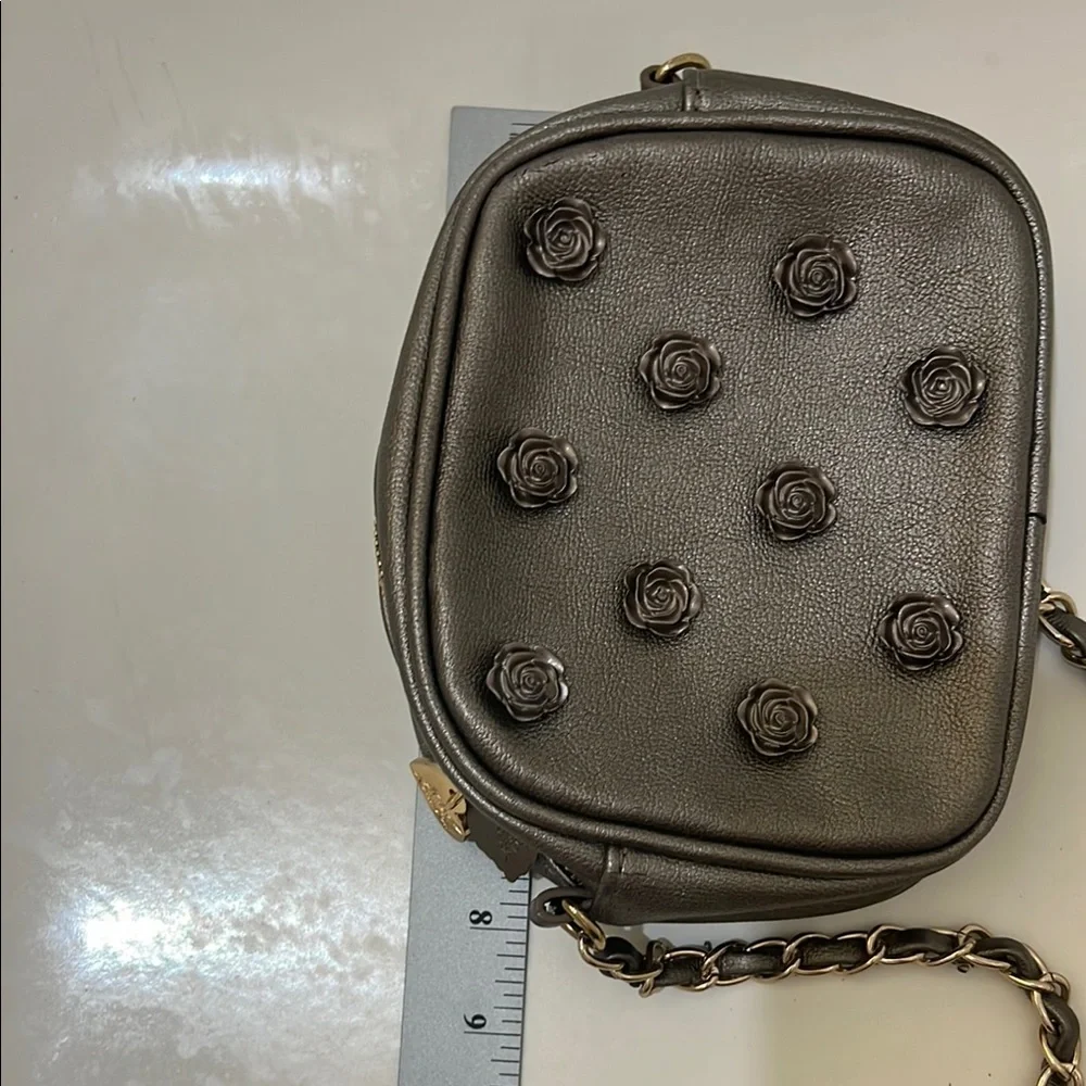 RARE BETSEY JOHNSON Pewter Leather Crossbody Chain Strap Purse with Rose Buttons